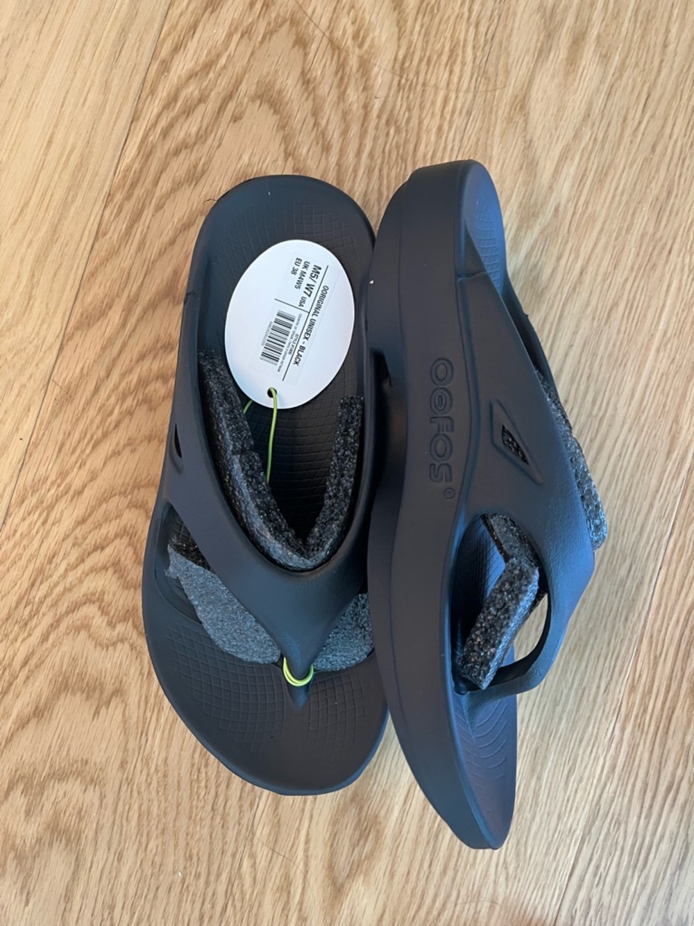 OOFOS Black 00ahh Recovery Flip Sandal - Picture 3 of 3